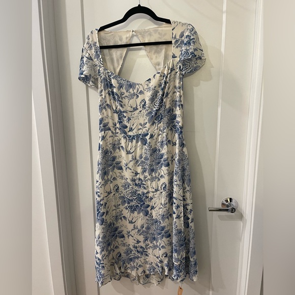 Reformation Dresses & Skirts - Reformation Rosi Dress size 12 in pompadour, New With Tags